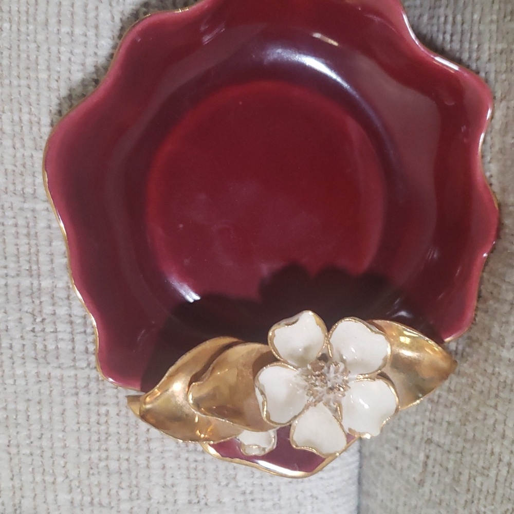 Stunning trinket bowl, DEEMAR #025 brugandy blossom flower very dainty Vintage